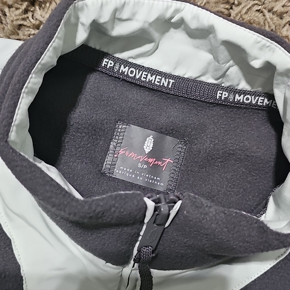 NWT Free People Movement Jacket In The Zone Zip Up Fleece Gunmetal Wintergreen - Picture 3 of 9